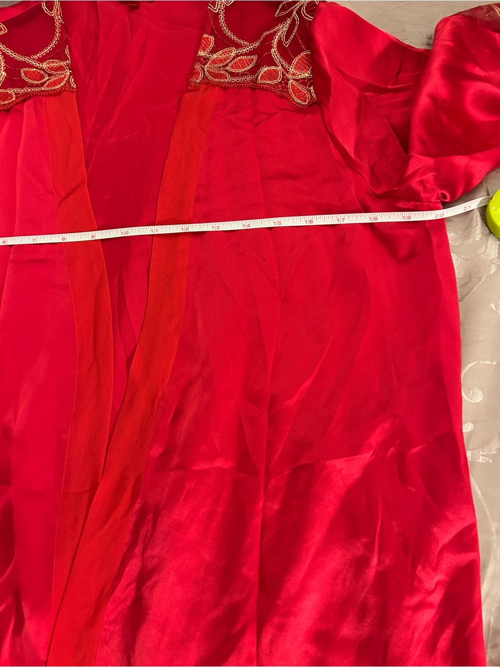 Red silk robe - Picture 9 of 10